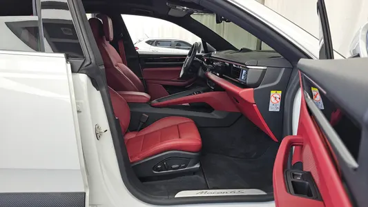 Porsche EV 4S 2025 10