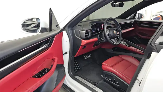 Porsche EV 4S 2025 9