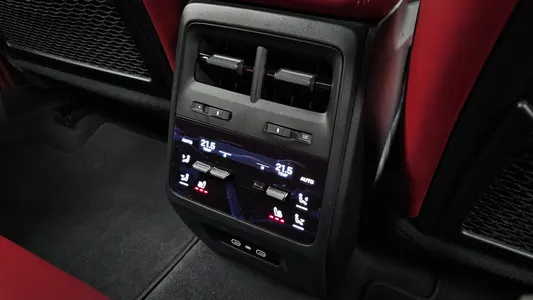 Porsche EV 4S 2025 18
