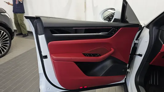 Porsche EV 4S 2025 24