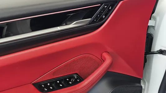 Porsche EV 4S 2025 31