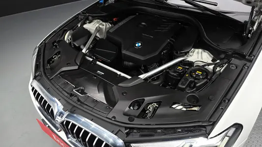 BMW 5 Series (G30) 520i M 2022 5