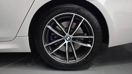 BMW 5 Series (G30) 520i M 2022 21