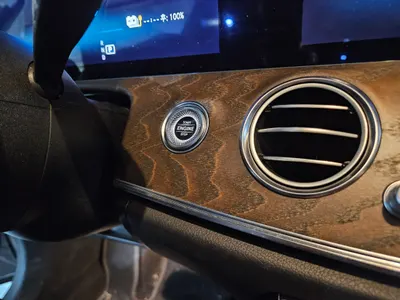 Mercedes-Benz E-Class W213 E300e 4MATIC 2021 11