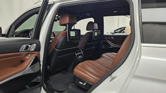 BMW X7 (G07) xDrive 40i M 7 2021 12