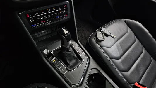 Volkswagen 2 2.0 TDI 2022 9