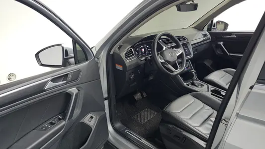 Volkswagen 2 2.0 TDI 2022 10