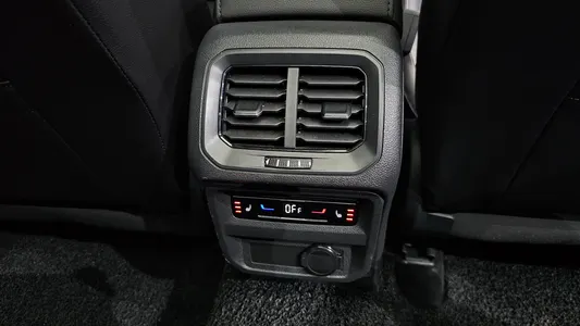 Volkswagen 2 2.0 TDI 2022 19
