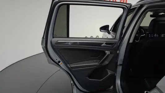 Volkswagen 2 2.0 TDI 2022 25
