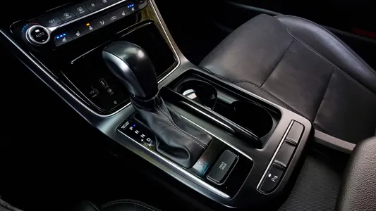 Hyundai IG 3.0 LPi () 2017 9