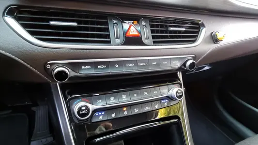 Hyundai IG 3.0 LPi () 2017 17