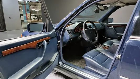 Mercedes-Benz C-Class C200 1996 11