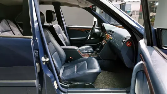 Mercedes-Benz C-Class C200 1996 10
