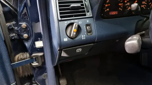 Mercedes-Benz C-Class C200 1996 16