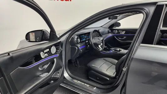 Mercedes-Benz E-Class W213 E300 2017 10