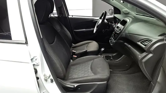 Chevrolet Spark LT 2018 10