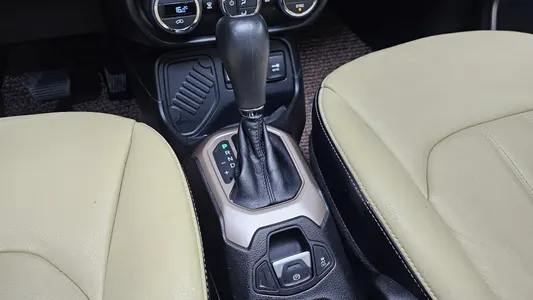 Jeep 레니게이드 2.4 2016 9