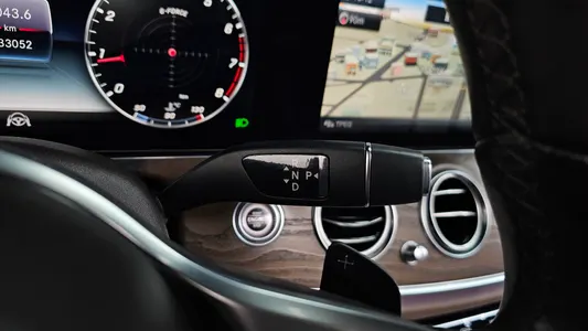 Mercedes-Benz E-Class W213 E300e 4MATIC 2020 9