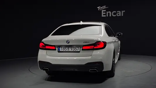 BMW 5 Series (G30) 520i M 2021 4
