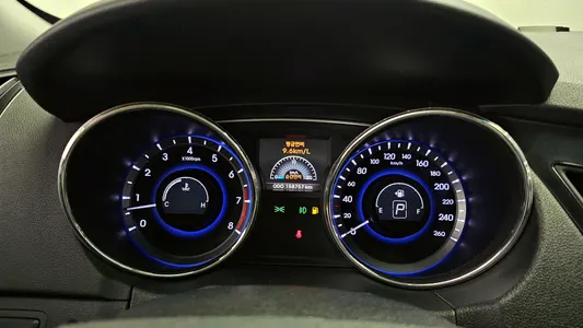 Hyundai YF Y20 2009 8