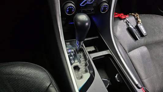 Hyundai YF Y20 2009 9