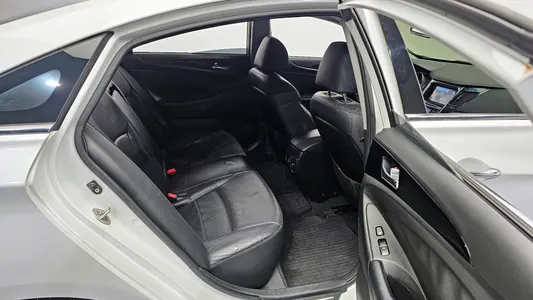 Hyundai YF Y20 2009 12