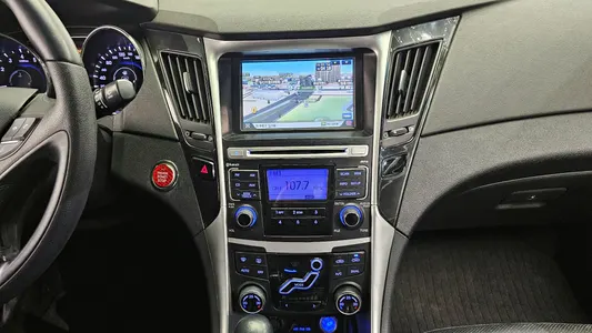 Hyundai YF Y20 2009 14