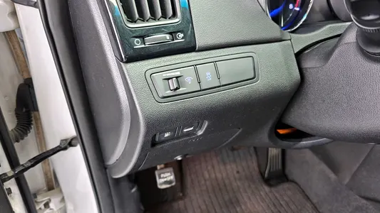 Hyundai YF Y20 2009 17