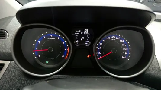 Hyundai MD M16 GDI 2012 8
