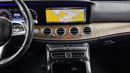 Mercedes-Benz E-Class W213 E300 4MATIC 2018 14