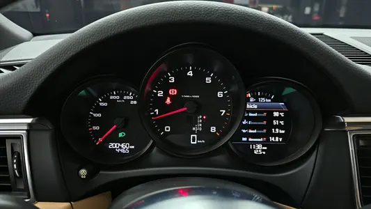 Porsche 마칸 2.0 2018 8