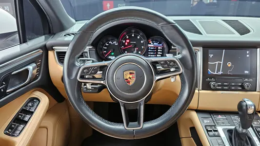 Porsche 마칸 2.0 2018 17