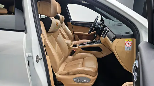 Porsche 마칸 2.0 2018 10