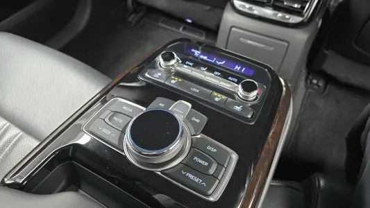 Genesis EQ900 3.8 GDI AWD 2016 19