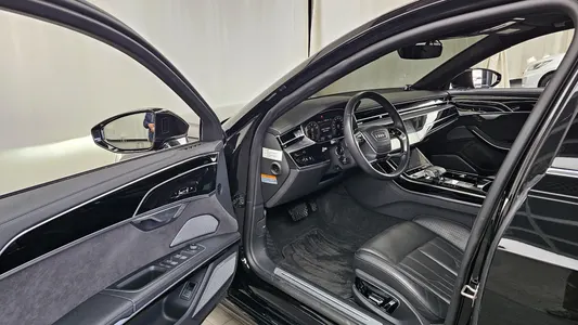 Audi A8 (D5) 55 TFSI LWB 2021 10