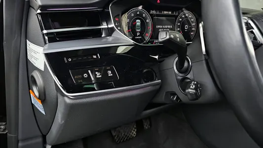 Audi A8 (D5) 55 TFSI LWB 2021 16