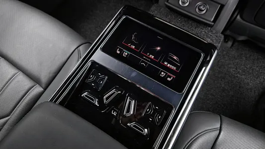 Audi A8 (D5) 55 TFSI LWB 2021 18