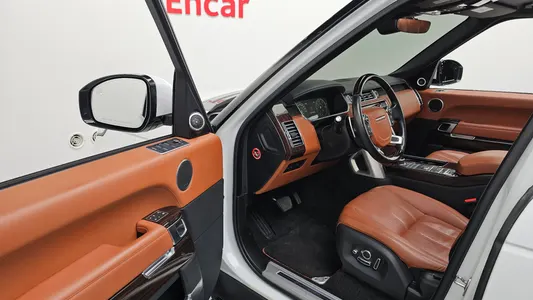 Land Rover 4 4.4 SDV8 AB 2017 10