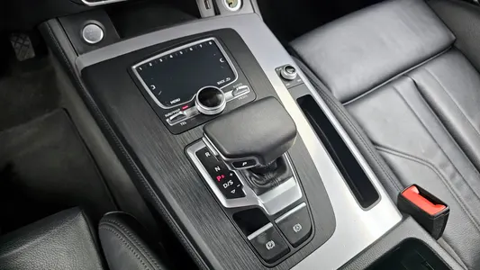 Audi Q5 (FY) 40 TDI 2020 9