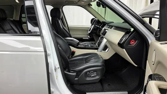 Land Rover 4 4.4 SDV8 Vogue SE 2014 11