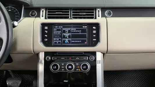 Land Rover 4 4.4 SDV8 Vogue SE 2014 14
