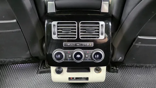 Land Rover 4 4.4 SDV8 Vogue SE 2014 18