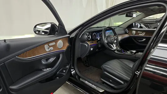 Mercedes-Benz E-Class W213 E300 4MATIC 2020 10