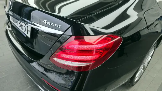 Mercedes-Benz E-Class W213 E300 4MATIC 2020 23