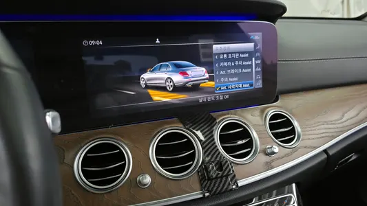 Mercedes-Benz E-Class W213 E300 4MATIC 2020 30