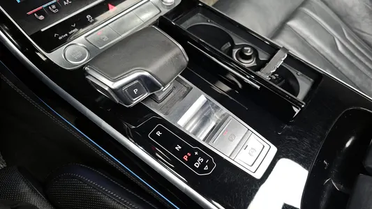 Audi A8 (D5) 55 TFSI LWB 2020 9