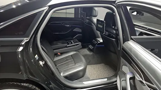 Audi A8 (D5) 55 TFSI LWB 2020 11