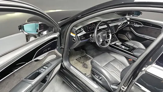 Audi A8 (D5) 55 TFSI LWB 2020 12