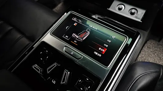 Audi A8 (D5) 55 TFSI LWB 2020 19