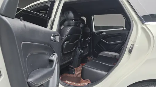 Mercedes-Benz B-Class W246 B220 2018 17